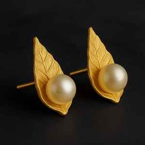 Artísticamente prestados personalizados 14 K Oro Sólido en forma de hoja South Sea Pearl Stud pendientes perfectamente diseñados para mujeres - Product Image 3