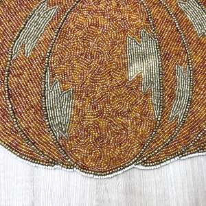 ที่ชาร์จทรงกลมทำด้วยมือสำหรับการรับประทานอาหารสุดหรูและของตกแต่งวันหยุดลูกปัดทำมือไม่เหมือนใครที่รองจานบนเฟอร์นิเจอร์บ้าน - Product Image 3