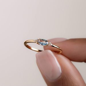 Anillo de Eternidad Clásico de Plata de Ley 925 con Topacio Azul, Anillo de Compromiso con Piedra Única para Mujer, Anillo de Boda de Tercera Mano - Product Image 1
