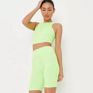 Venta al por mayor de ropa de Yoga para mujeres cintura alta elástica 100% mejores telas Running Workout Gym Fitness ropa deportiva Diseño conjunto corto con sujetador - Product Image 1