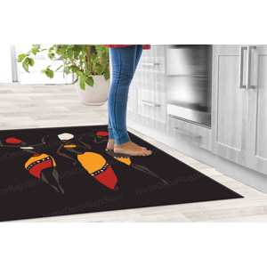 Tapis imprimé avec trois danseurs africains : décoration vibrante pour le bureau et la maison, tapis en velours de luxe - Product Image 2
