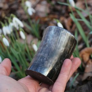 Vasos de Cuerno Vikingo de Cuerno de Búfalo Negro Natural Pulido de Lujo, Vaso Corto Estilo Animal, Mejor Calidad, Ecológico - Product Image 1