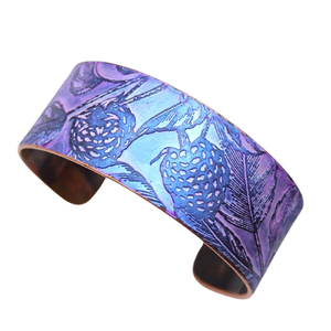 Bracelet Holi martelé en cuivre violet patiné, Nouvelle Collection 2025, Bijoux pour Femme, Design Bracelet en Cuivre pour Femme - Product Image 1