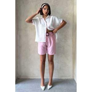 Shorts Rosados con Cinturón para Mujer - Product Image 5