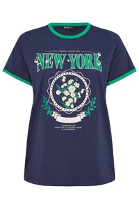 Camiseta Varsity 'New York' Azul Marino para Mujer, Corte Holgado, Diseño Estampado Ecológico para Verano - Product Image 5