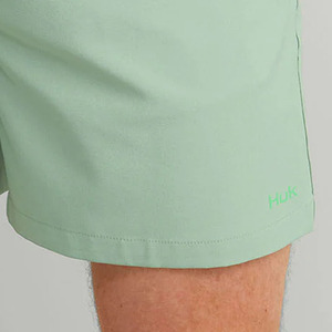 Pantalones Cortos Casuales de Poliéster Verde Sólido para Hombre, de Calidad Premium, con Logotipo Frontal, Secado Rápido y Cierre con Cordón - Personalizados - Product Image 1