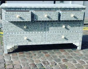 Commode à quatre tiroirs personnalisée et faite à la main en bois d'incrustation d'os floral gris pour les armoires de salon de la maison, de l'hôtel ou de l'école - Product Image 6