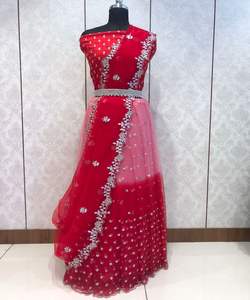 À la mode Blooming Net Broderie Séquence Travail Lehenga Choli avec Dupatta Vente en gros Fabrication Meilleur Prix Vêtements Ethniques Vêtement - Product Image 5