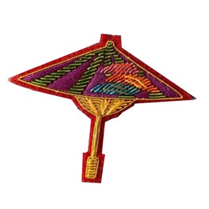 Broches blazer brodées à la main en fil métallique de lingot Logo personnalisé Matériau en tissu traditionnel Épingle de sûreté réutilisable Options à coudre/épingle à coudre - Product Image 6