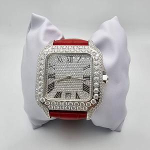 Reloj de Diamantes Moissanite con Números Romanos en Relieve, de Cuero Rojo, Calidad de Exportación, para Regalos y Moda, Disponible para Exportación - Product Image 1