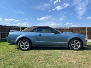 FORD MUSTANG GT CABRIOLET EN EXCELLENT ÉTAT, TOUTES OPTIONS, TITRE PROPRE, À VENDRE - PRÊT À ÊTRE EXPÉDIÉ - LIVRAISON PORTE À PORTE - Product Image 3