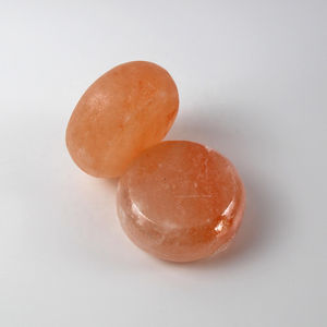 Pierre de savon lisse au sel de l'Himalaya Pierre de massage minée naturelle pure en forme de savon pour le massage Produit d'artisanat naturel - Product Image 3