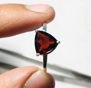 Bague unique en grenat rouge, bague en argent sterling 925, design artisanal, bague cadeau en grenat - Product Image 3