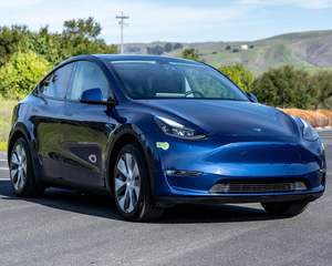 Unidad en Buen Estado, Te-sla Model-Y 2023, Largo Alcance, Tracción en las Cuatro Ruedas, Motor Dual, Autonomía de 330 Millas, Interior de 7 Asientos - Product Image 1