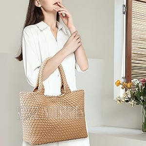 Sac élégant avec deux poignées suspendues pour un usage quotidien Sac à main en cuir véritable personnalisé pour dames - Product Image 2