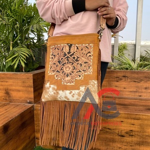 2025 Custom Large Capacity Hand Tooled Leather Handbag With Fringe Crossbody <b>Bag</b> High Quality Leather Shoulder <b>Bag</b> <b>for</b> <b>Women</b> - Product Image 1