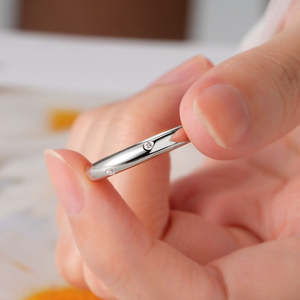 Bague délicate pour tous les jours, en argent sterling 925, moissanite, sertie en dôme, finition polie, style bohème, bague de mariage empilable, homme femme - Product Image 3