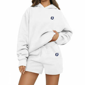 Ensemble de sport deux pièces style moderne 100% coton pour femme : sweat à capuche et short avec laçage frontal, séchage rapide, logo personnalisé - Product Image 2