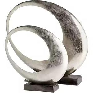 Objet de table en argent de qualité supérieure, sculpture abstraite moderne, ornement de table design, accent créatif pour la maison et le bureau - Product Image 1