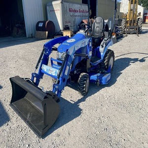 Tractor Compacto New Holland con Cargador Frontal, Cortadora de Césped, Tractor Utilitario 4x4 para Trabajos en Campo y Jardín - Product Image 1
