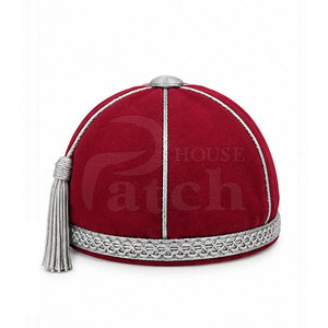 Chapeau d'honneur 2026 traditionnel et formel avec bordure décorative et pompon, design cérémoniel personnalisé, à vendre - Product Image 3