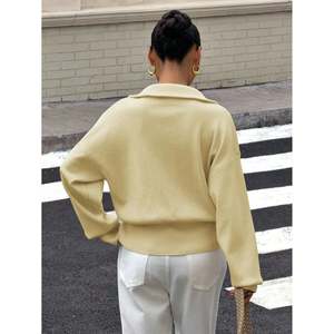 Pull en tricot à col montant mi-zippé crème pour femme pour l'automne - Product Image 3