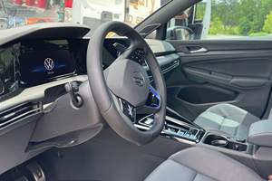 Volkswagen Golf R 2024 Usado, 315 HP, Motor Turbo de 4 Cilindros, Tracción en las Cuatro Ruedas, Sin Modificar - Product Image 4