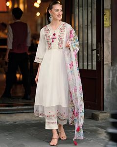 ผู้หญิงสําเร็จรูป kurta kurti ในราคาขายส่งจากอินเดีย