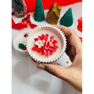 Bougie en béton parfumée aux senteurs de Noël Burn Bright dans un bocal pour une utilisation pendant les fêtes - Product Image 2