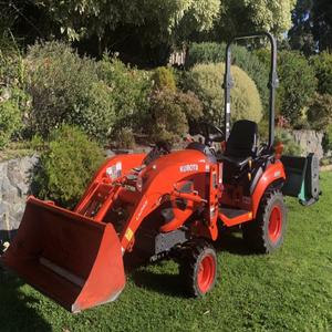Tractor Pequeño Kubota BX1880 Ideal para Uso Agrícola o de Jardín Compre Ahora con Entrega Rápida y Precio de Mayoreo Disponible - Product Image 1