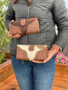 จริงทําด้วยมือแกะสลักBiพับเคสโทรศัพท์กระเป๋าสตางค์สไตล์นูนCowhideขนสัตว์หนังสีน้ําตาลกระเป๋าหนังตะวันตกคลัทช์ - Product Image 2