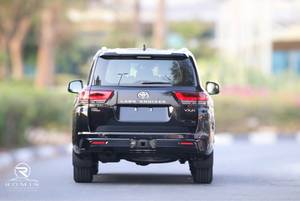 Toyota Land Cruiser VXR 2026 Usado, SUV Negro 4X4, Techo Panorámico, Interior de Cuero Negro para 8 Asientos |   Listo para Exportar | - Product Image 6