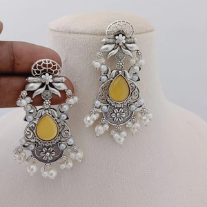 Pendientes de gota Chandbali de caléndula de plata oxidada antigua, conjunto de lujo con patrón único, joyería de moda a granel personalizable - Product Image 1