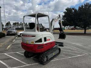 Mini-excavatrice Takeuchi TB230, matériel agricole et de construction à vendre - Product Image 3