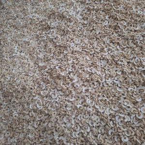 Prix d'usine Noix et noyaux de cajou cassés SANTIGO WS LP SP Faible MOQ Origine Vietnam - Product Image 1