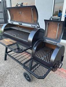 Barbecue fumoir commercial moderne au design innovant, en acier inoxydable bleu, à gaz 5 brûleurs, avec cheminée, alimentation au butane et allumage électronique. - Product Image 5