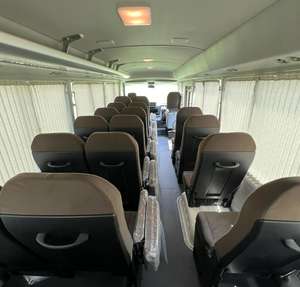 Autobús Toyota Coaster Usado de 30 Asientos con Motor de Gasolina 2TR para Viajes de Larga Distancia - Transmisión Automática - Product Image 6
