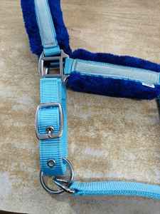 Logotipo personalizado Inglés Sillín Caballo Halter Glitter Cintas Acolchado de lana Hierro Metal Accesorios Carreras ecuestres-Cabestros de nylon - Product Image 5