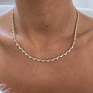 สร้อยคอเพชรทรงกลม 3.68 กะรัต เกรด E VS1 เพชรเลี้ยงในห้องปฏิบัติการ ดีไซน์หรูหราสำหรับผู้หญิง ทำด้วยมือ ตัวเรือนทองคำ 14K สีเหลือง ประดับเพชรแบบ Pave Setting ของขวัญสุดพิเศษ เครื่องประดับที่ไม่เหมือนใคร - Product Image 3