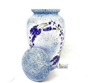 Bordure et finition faites à la main Décoration intérieure Urnes royales Urnes funéraires en métal massif pour cendres Fournitures funéraires de qualité supérieure - Product Image 3