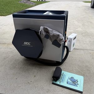Máquina de Limpieza Láser Pulsada AIC-300, Desincrustador de Superficies Metálicas Portátil Refrigerado por Aire con Enchufe Tipo Americano - Product Image 6