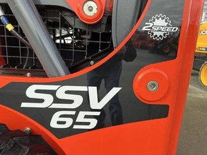 Chargeuse compacte sur pneus KUBOTA SSV65 2025 pour le chargement de grumes - Product Image 5