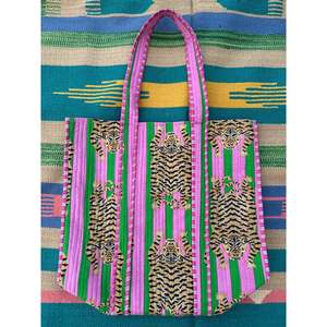 Bolso Tote Extra Grande Acolchado de Algodón, Ecológico, Reversible, Tipo Weekender, con Asa para Hombro, Disponible en Rosa y Verde, con PVC Abierto, Ideal para Compras - Product Image 5