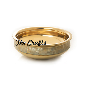 Urli en laiton martelé avec vaisselle plaquée or de la plus haute qualité pour les mariages et la décoration de Diwali - Product Image 4