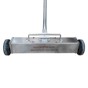 Recogedor Magnético Industrial de Neodimio con Ruedas para Recoger Clavos, Tornillos y Residuos Metálicos Magneteksan MGK-MS-1 Grado Y35 - Product Image 2