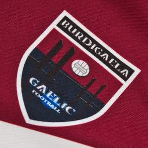 Kit de fútbol GAA con diseño sólido Servicio OEM disponible Set Top Style 100% Poliéster Camiseta de fútbol - Product Image 4