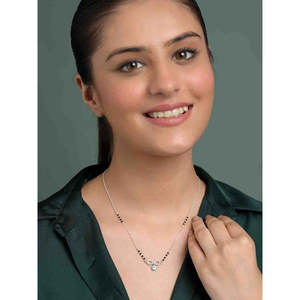 Compre un Mangalsutra de Plata Pura con Baño de Oro, Cadena de Perlas y Diamantes, Estilo Étnico Religioso, Regalo Perfecto para su Esposa - Product Image 4