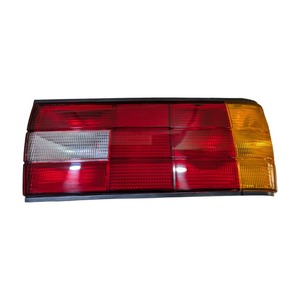 E30 M40 88-FEU ARRIÈRE M40 (BW3TL01) (AVEC FEU ANTIBROUILLARD ROUGE) - Product Image 1
