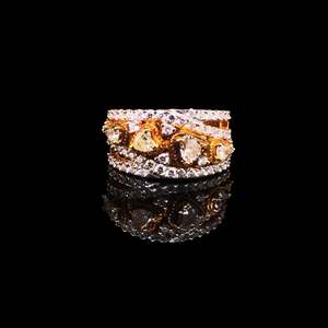 Luxueuse et élégante bague en diamant délicieuse un bijou élégant - Product Image 1