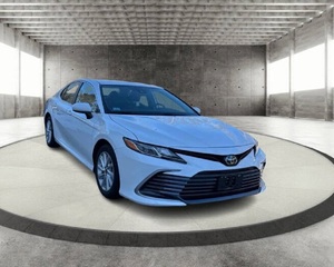 Camry LE AWD 2023 d'occasion de bonne qualité avec faible kilométrage - Product Image 4
